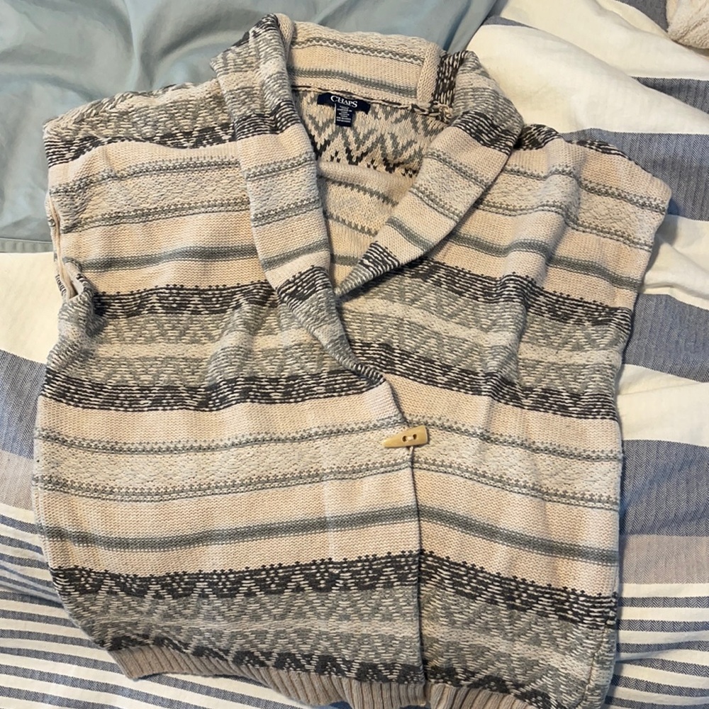Crop sleeve sweater vest